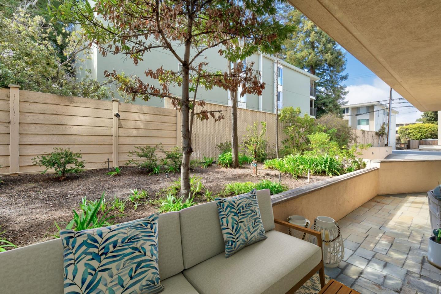 Detail Gallery Image 14 of 60 For 153 N San Mateo Dr #106,  San Mateo,  CA 94401 - 3 Beds | 3 Baths