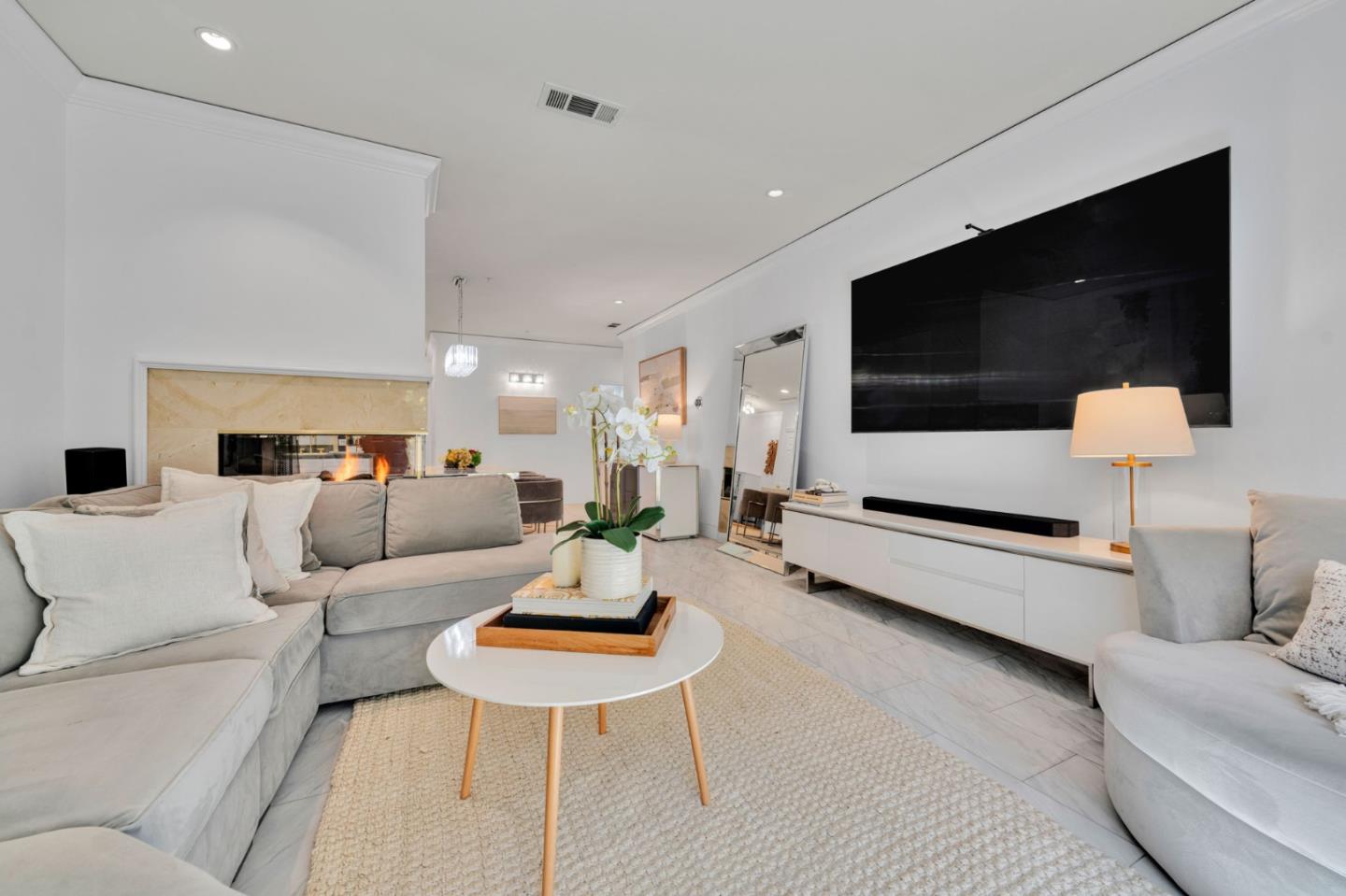 Detail Gallery Image 17 of 60 For 153 N San Mateo Dr #106,  San Mateo,  CA 94401 - 3 Beds | 3 Baths