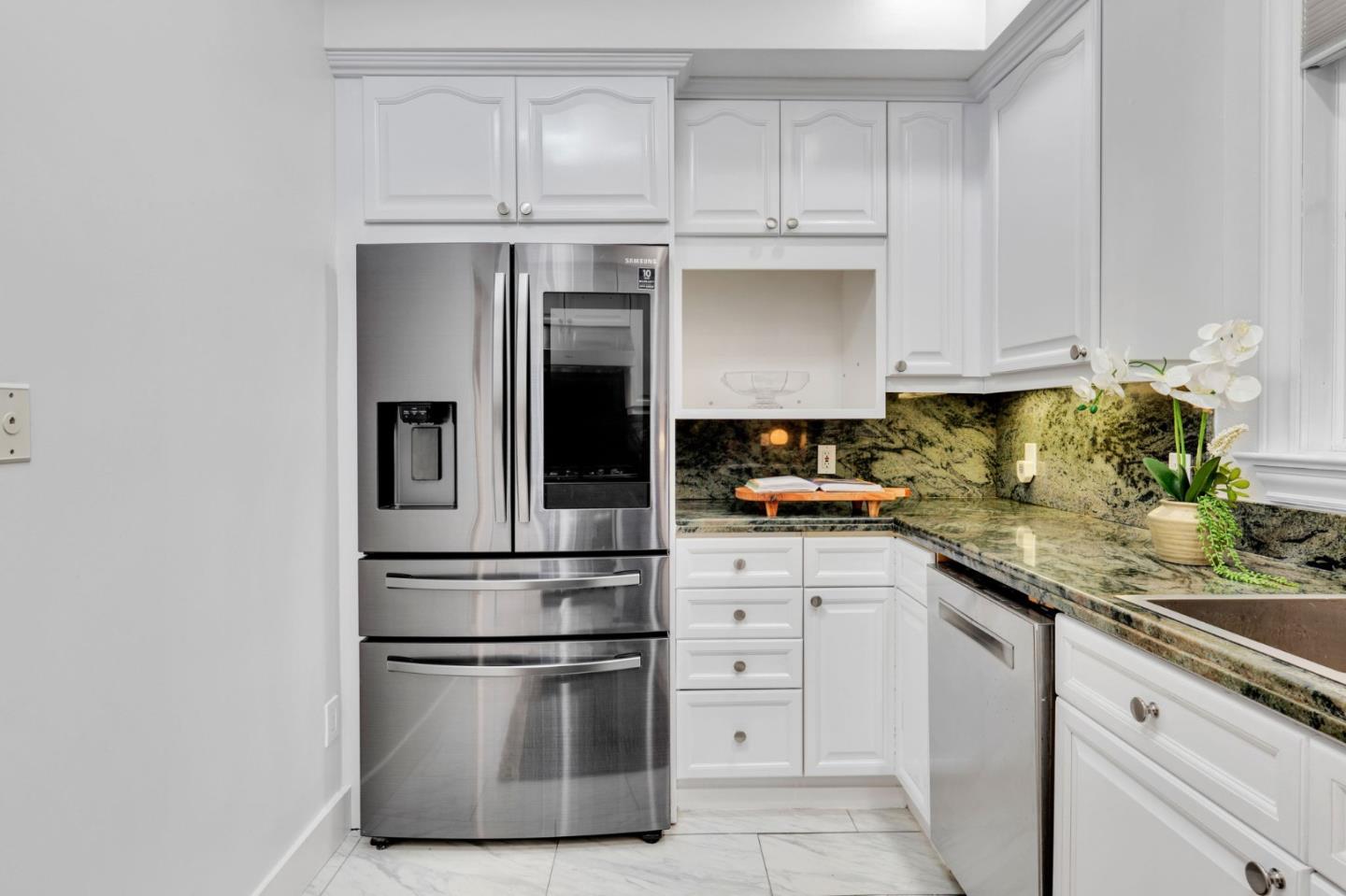 Detail Gallery Image 24 of 60 For 153 N San Mateo Dr #106,  San Mateo,  CA 94401 - 3 Beds | 3 Baths