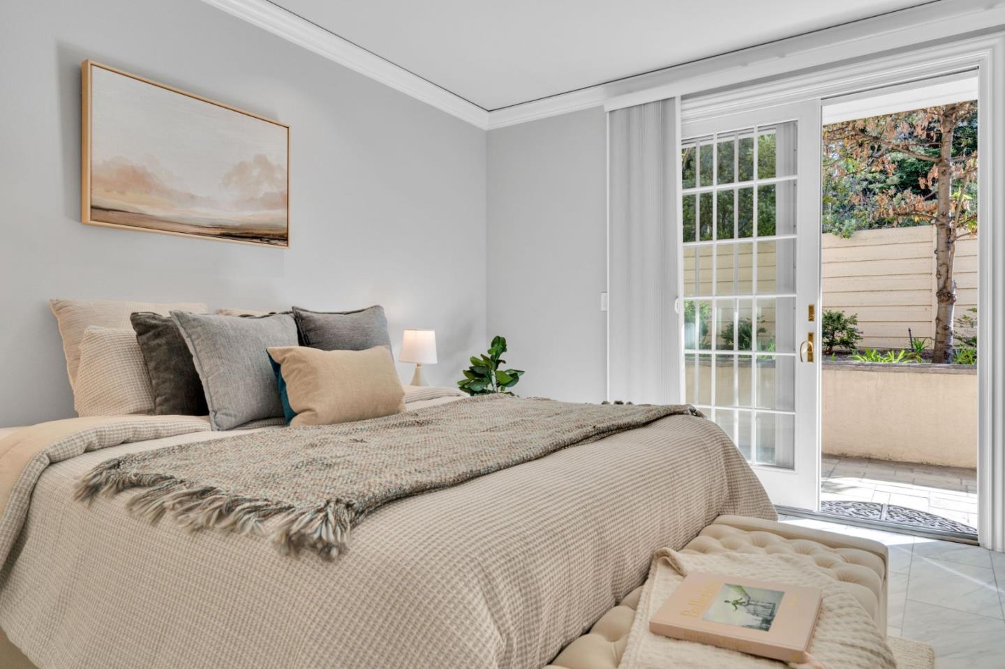 Detail Gallery Image 29 of 60 For 153 N San Mateo Dr #106,  San Mateo,  CA 94401 - 3 Beds | 3 Baths
