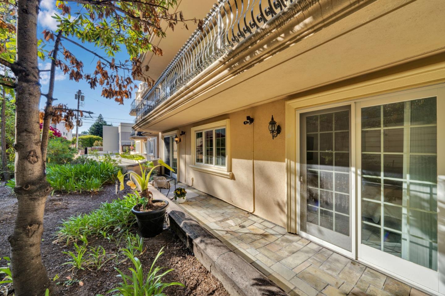 Detail Gallery Image 30 of 60 For 153 N San Mateo Dr #106,  San Mateo,  CA 94401 - 3 Beds | 3 Baths