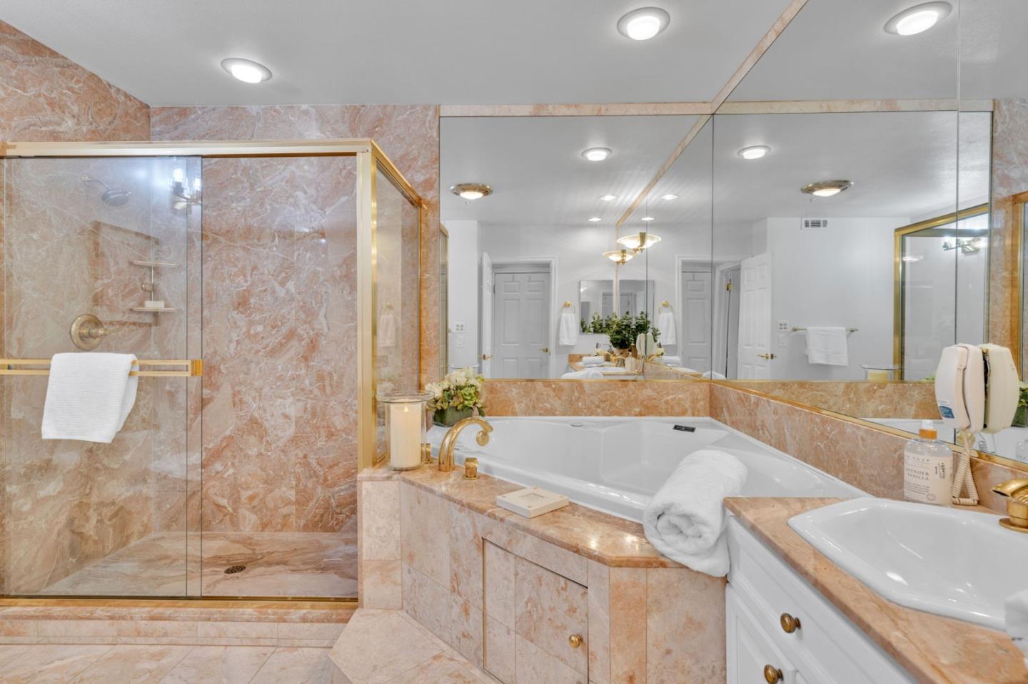 Detail Gallery Image 34 of 60 For 153 N San Mateo Dr #106,  San Mateo,  CA 94401 - 3 Beds | 3 Baths
