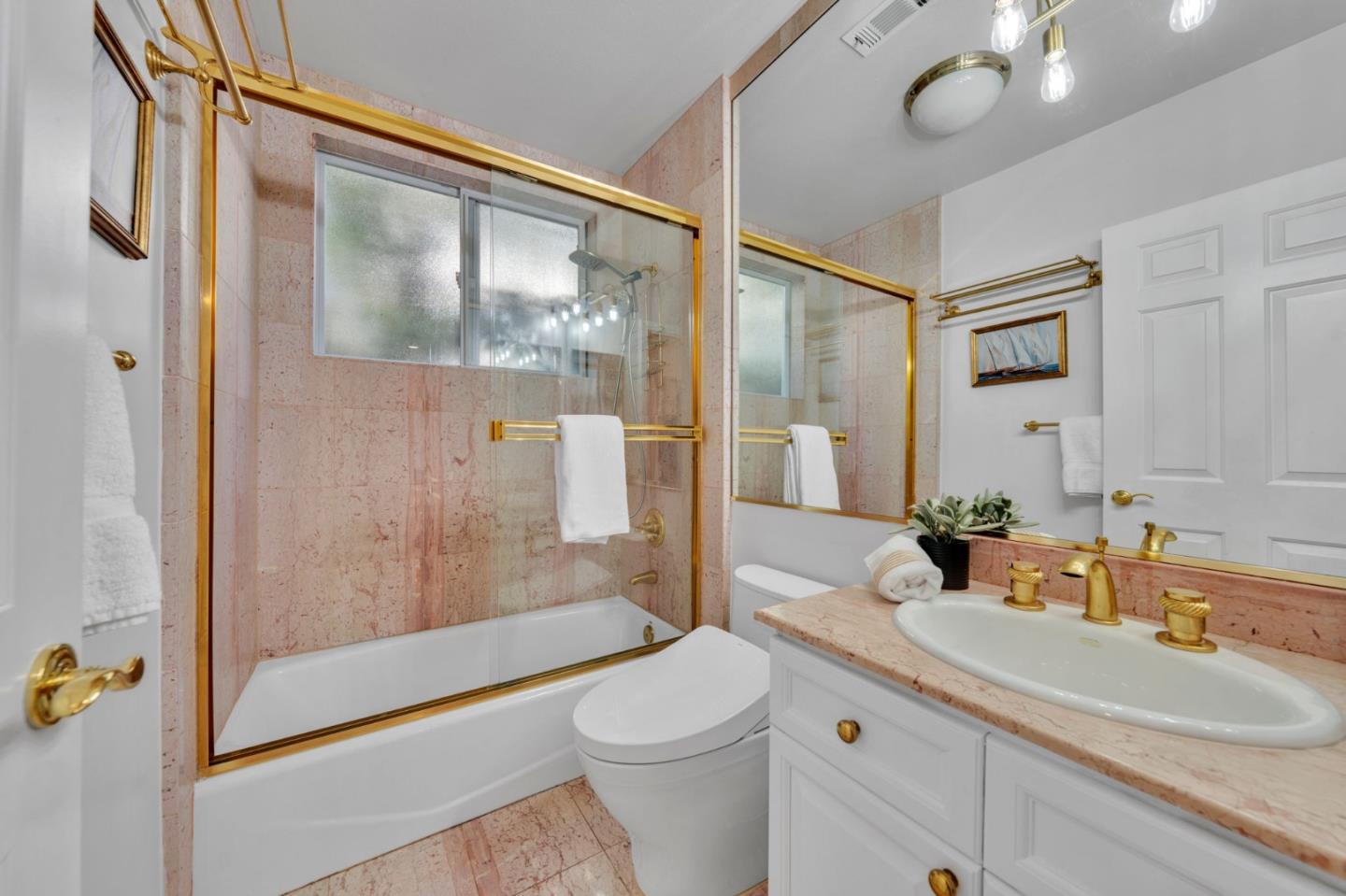 Detail Gallery Image 43 of 60 For 153 N San Mateo Dr #106,  San Mateo,  CA 94401 - 3 Beds | 3 Baths