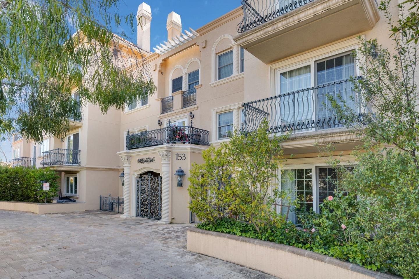 Detail Gallery Image 5 of 60 For 153 N San Mateo Dr #106,  San Mateo,  CA 94401 - 3 Beds | 3 Baths