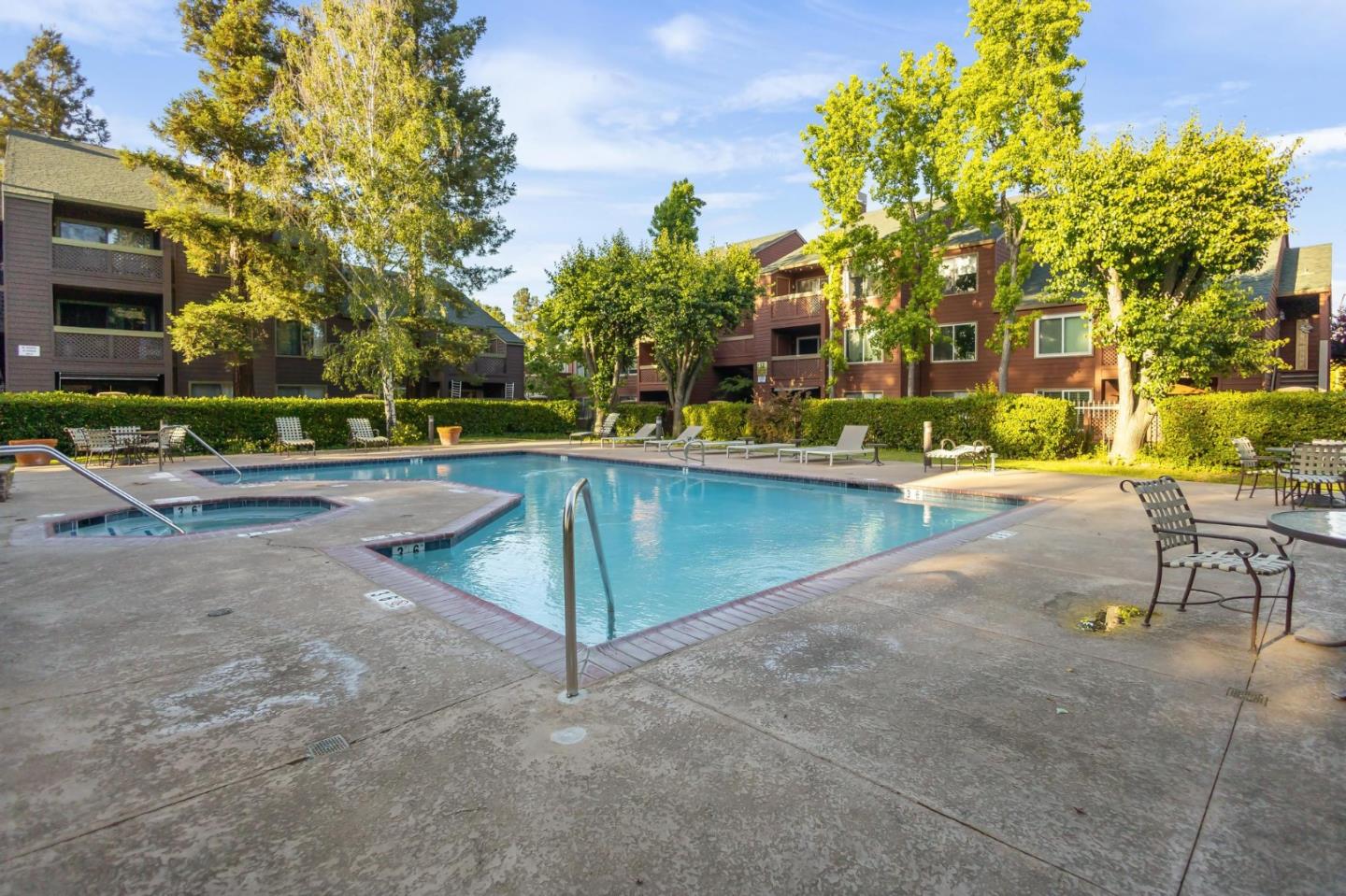 Detail Gallery Image 38 of 42 For 1145 Yarwood Ct, San Jose,  CA 95128 - 1 Beds | 1 Baths