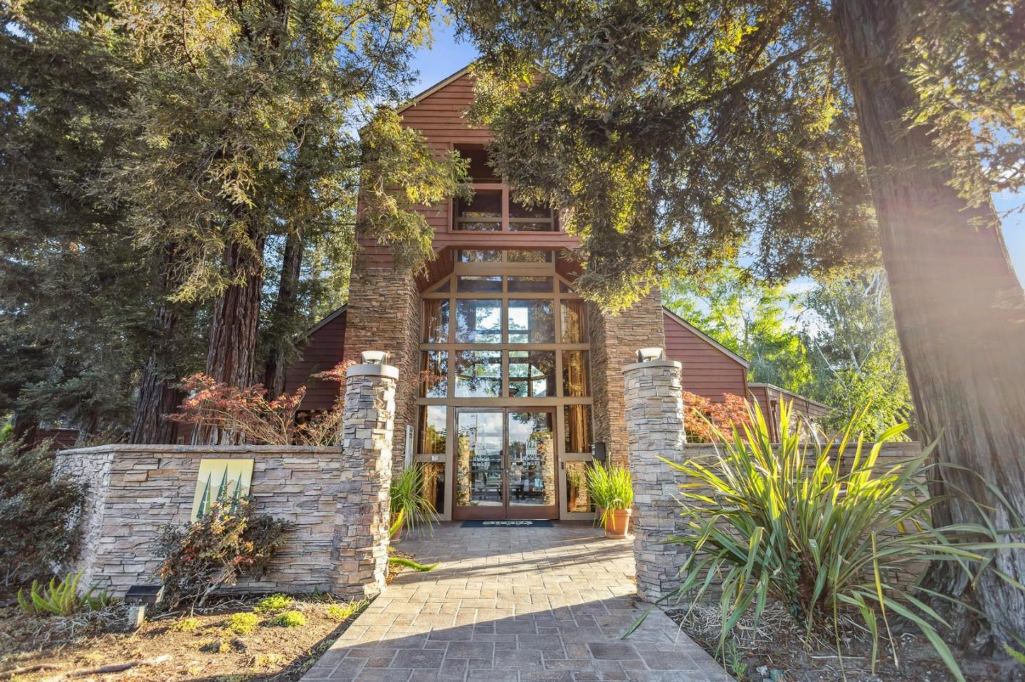 Detail Gallery Image 40 of 42 For 1145 Yarwood Ct, San Jose,  CA 95128 - 1 Beds | 1 Baths