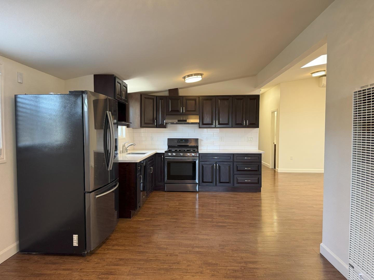 Detail Gallery Image 6 of 23 For 3763 Camden Ave, San Jose,  CA 95124 - 3 Beds | 3 Baths