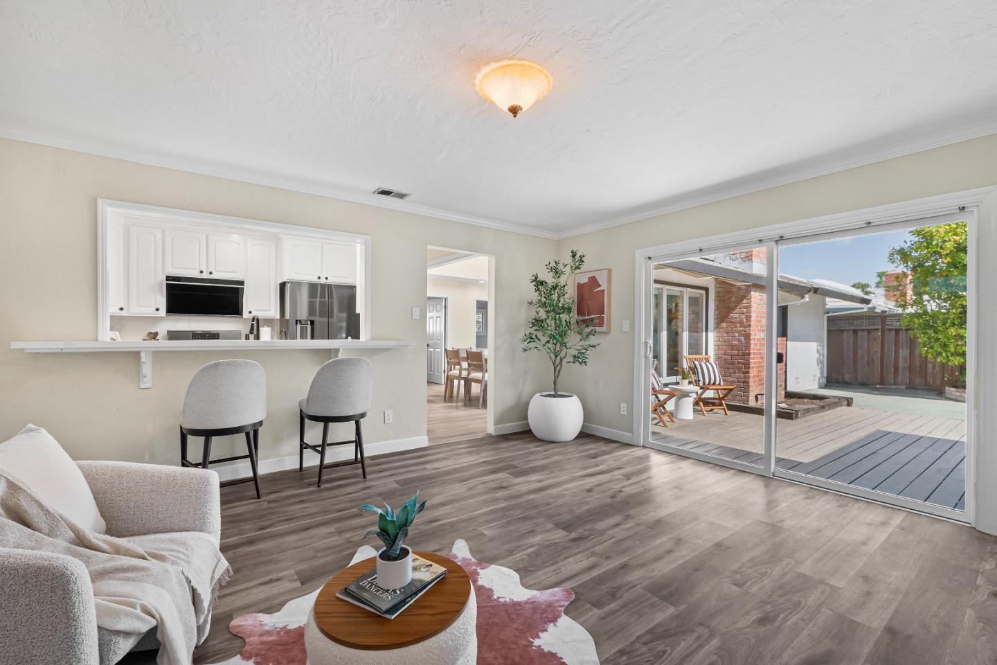 Detail Gallery Image 13 of 45 For 1341 Las Palmas Dr, Santa Clara,  CA 95051 - 4 Beds | 2 Baths