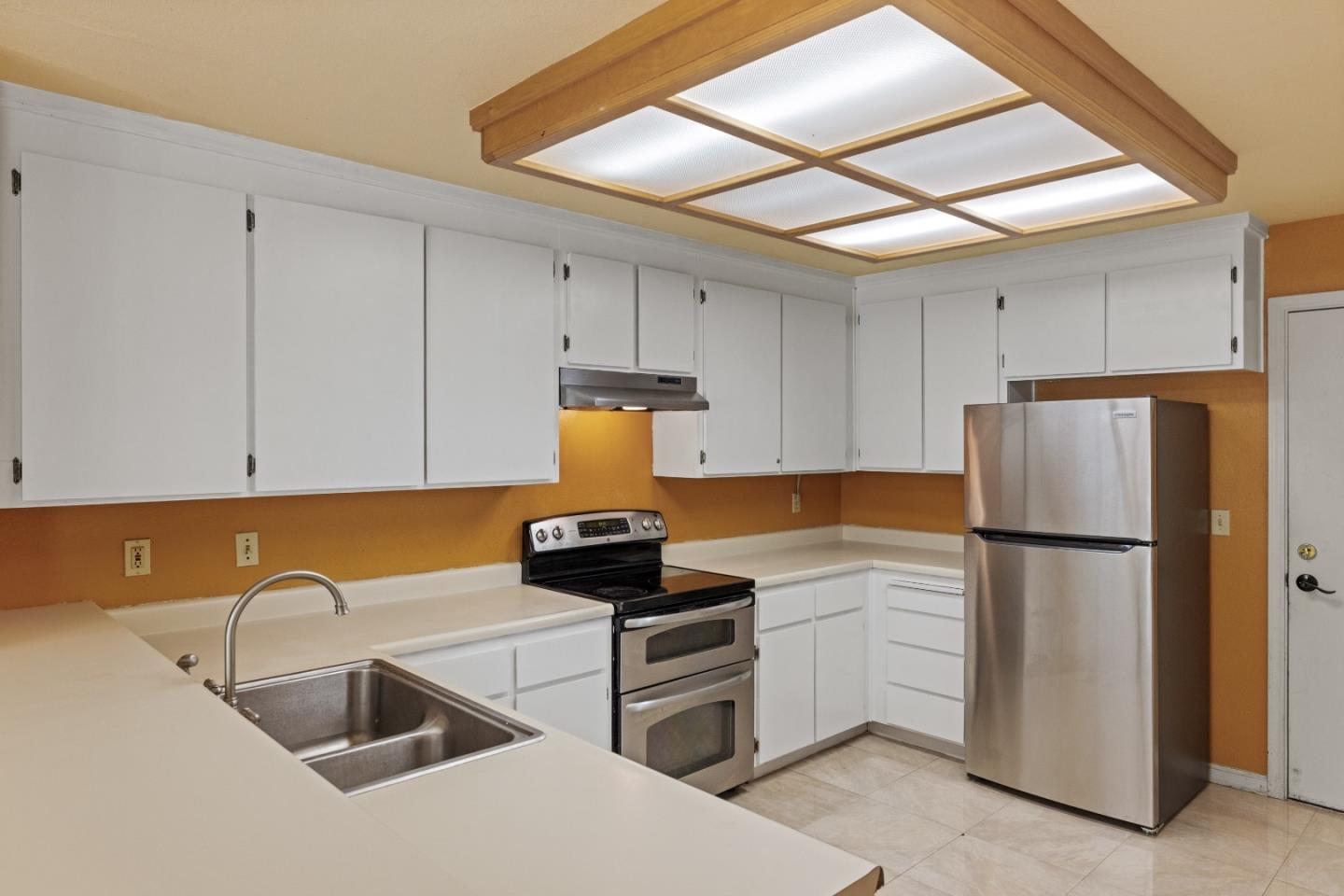 Detail Gallery Image 12 of 40 For 542 via Sorrento, Morgan Hill,  CA 95037 - 3 Beds | 2/1 Baths