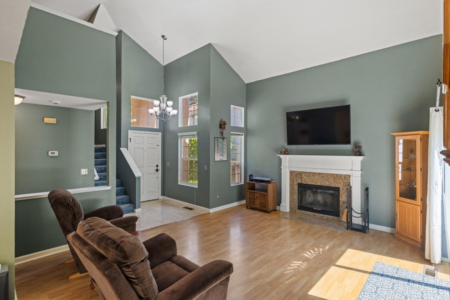 Detail Gallery Image 4 of 40 For 542 via Sorrento, Morgan Hill,  CA 95037 - 3 Beds | 2/1 Baths