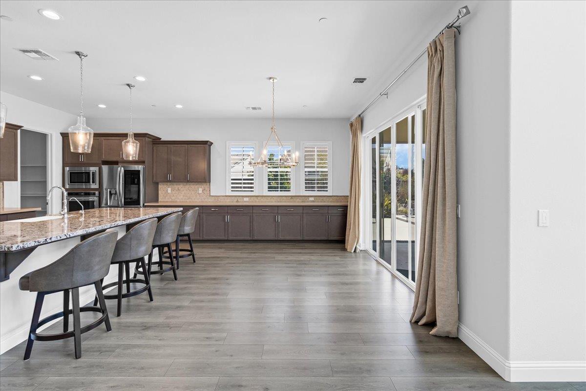 Detail Gallery Image 12 of 45 For 586 Braden Way, Marina,  CA 93933 - 4 Beds | 2/1 Baths