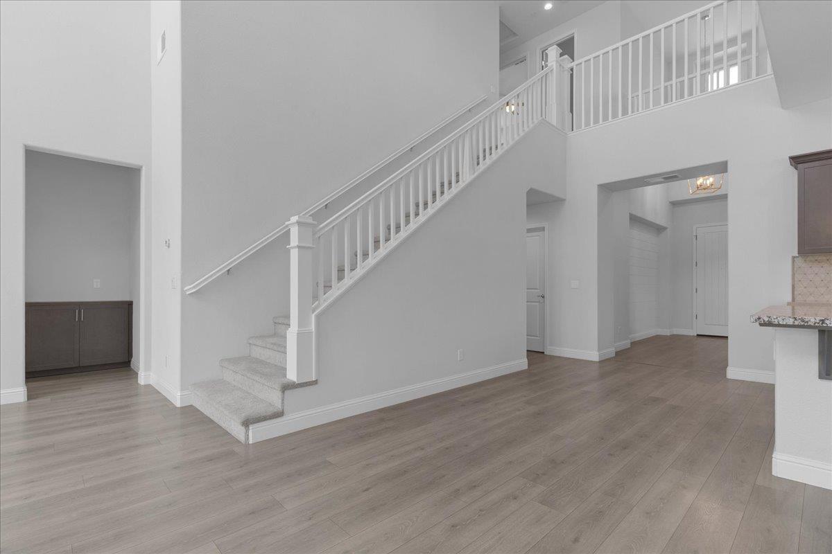Detail Gallery Image 2 of 45 For 586 Braden Way, Marina,  CA 93933 - 4 Beds | 2/1 Baths