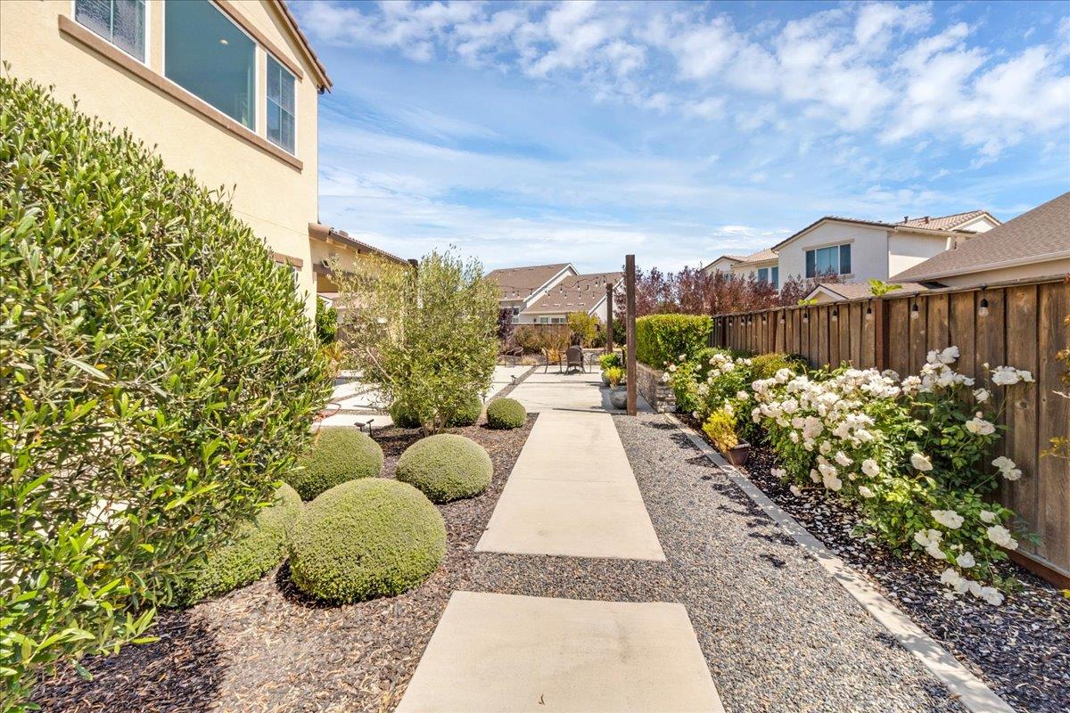Detail Gallery Image 30 of 45 For 586 Braden Way, Marina,  CA 93933 - 4 Beds | 2/1 Baths
