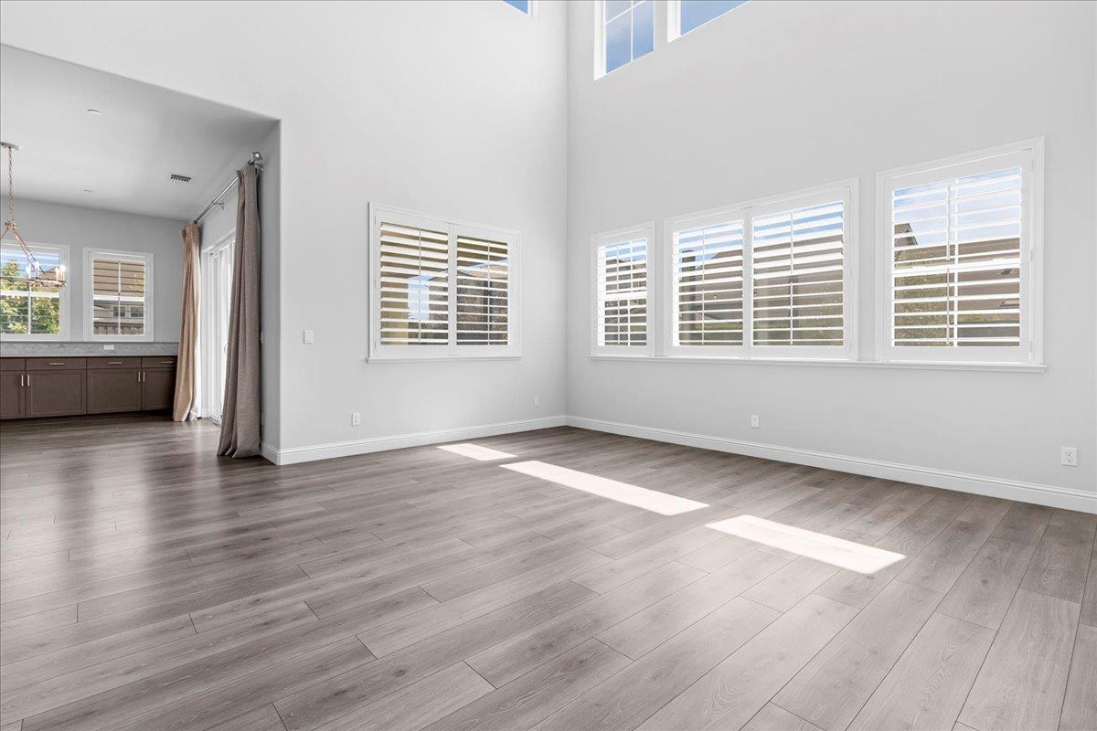 Detail Gallery Image 5 of 45 For 586 Braden Way, Marina,  CA 93933 - 4 Beds | 2/1 Baths