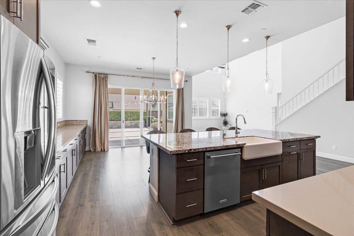 Detail Gallery Image 8 of 45 For 586 Braden Way, Marina,  CA 93933 - 4 Beds | 2/1 Baths
