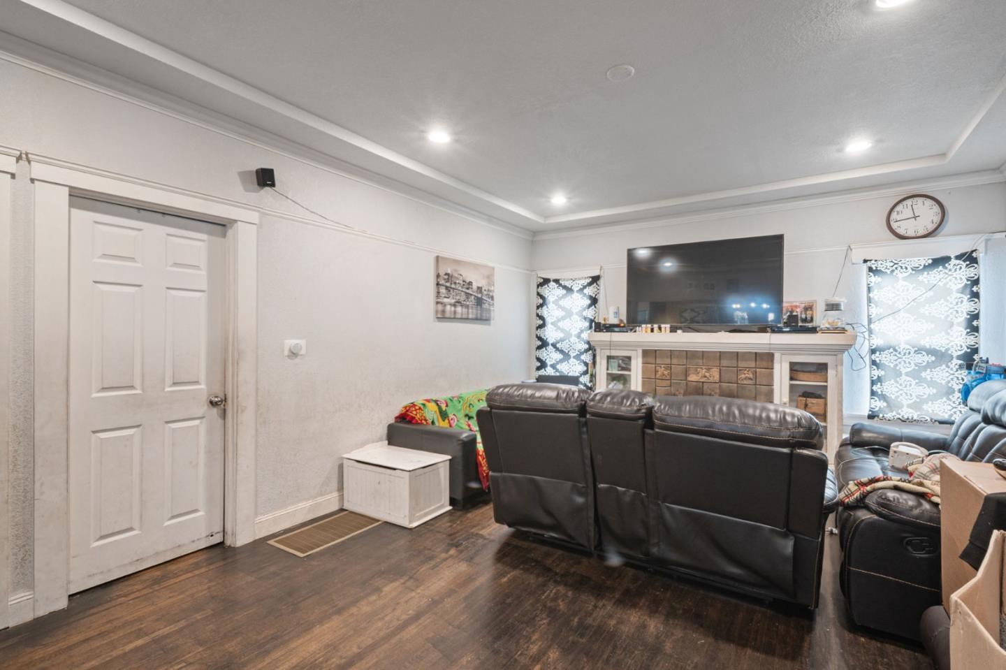 Detail Gallery Image 11 of 27 For 1476 87th Ave, Oakland,  CA 94621 - 3 Beds | 2 Baths