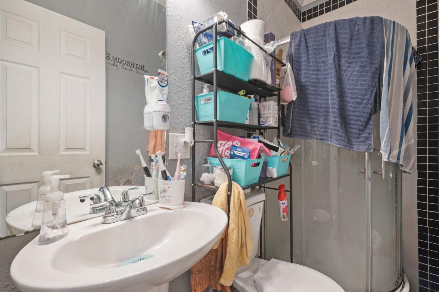 Detail Gallery Image 19 of 27 For 1476 87th Ave, Oakland,  CA 94621 - 3 Beds | 2 Baths