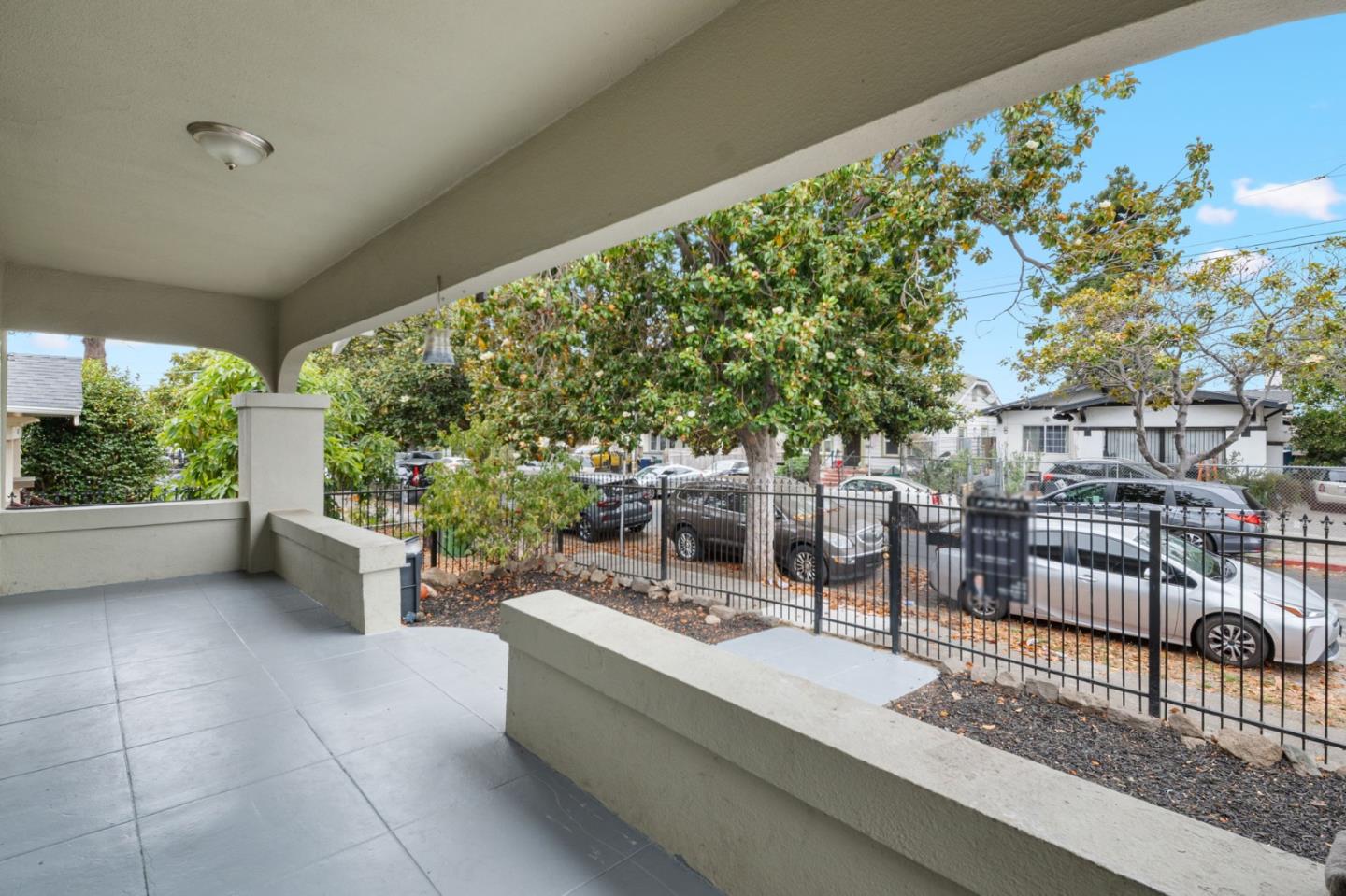 Detail Gallery Image 5 of 27 For 1476 87th Ave, Oakland,  CA 94621 - 3 Beds | 2 Baths