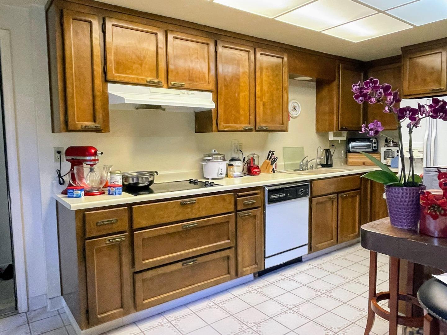 Detail Gallery Image 11 of 20 For 8354 Charbono Ct, San Jose,  CA 95135 - 2 Beds | 2 Baths
