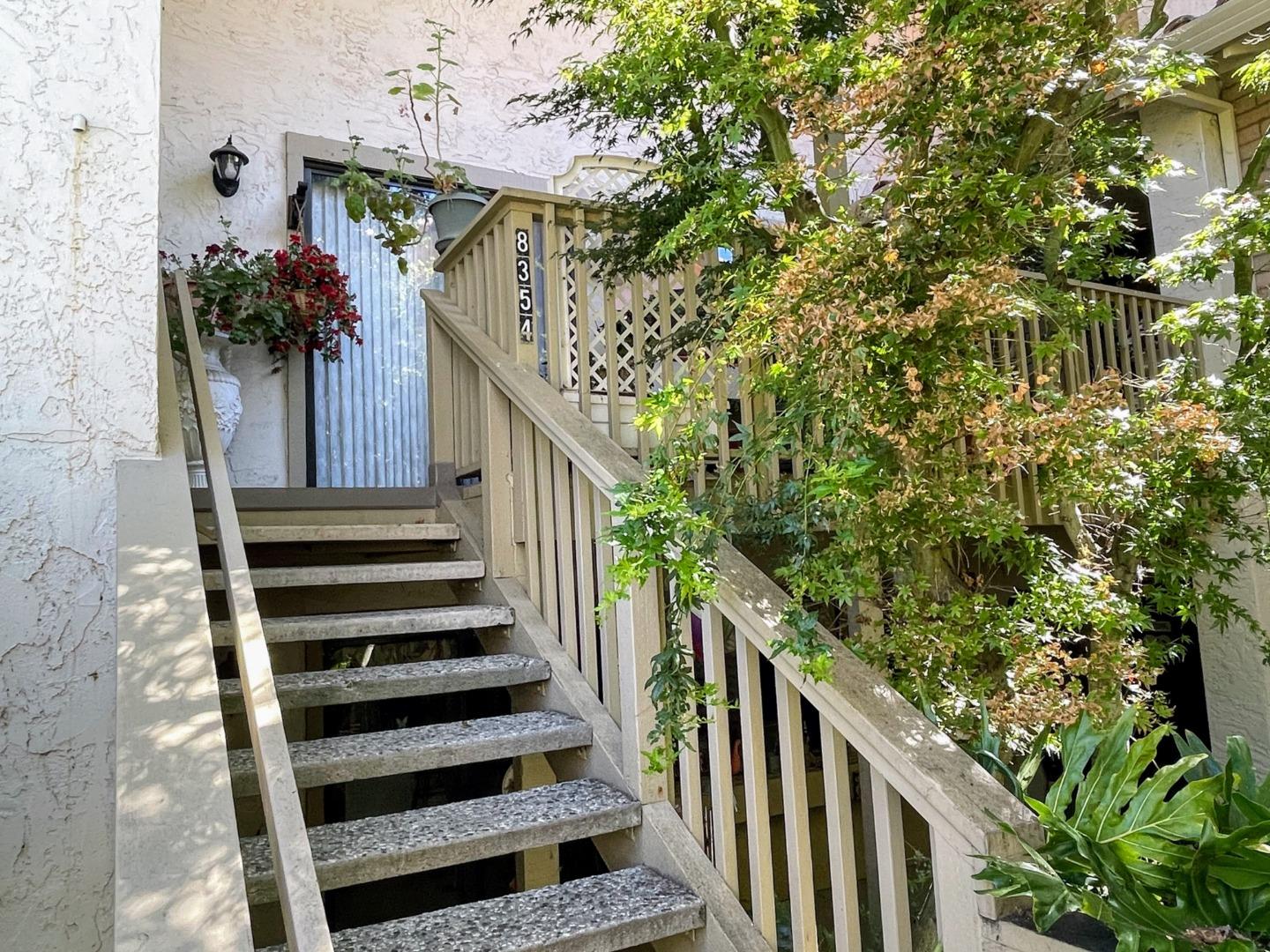 Detail Gallery Image 4 of 20 For 8354 Charbono Ct, San Jose,  CA 95135 - 2 Beds | 2 Baths