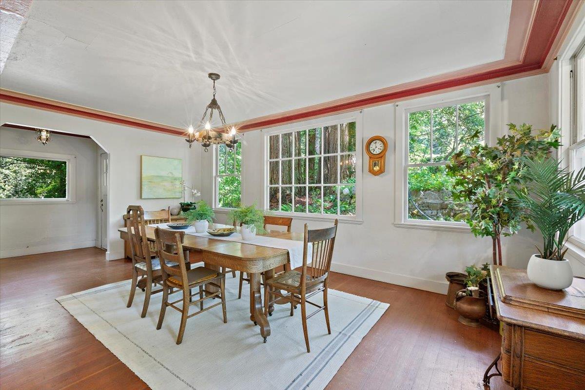 Detail Gallery Image 11 of 29 For 31 Skyline Dr, Woodside,  CA 94062 - 4 Beds | 2 Baths