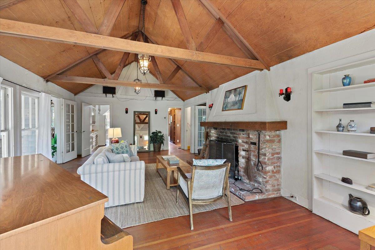 Detail Gallery Image 14 of 29 For 31 Skyline Dr, Woodside,  CA 94062 - 4 Beds | 2 Baths