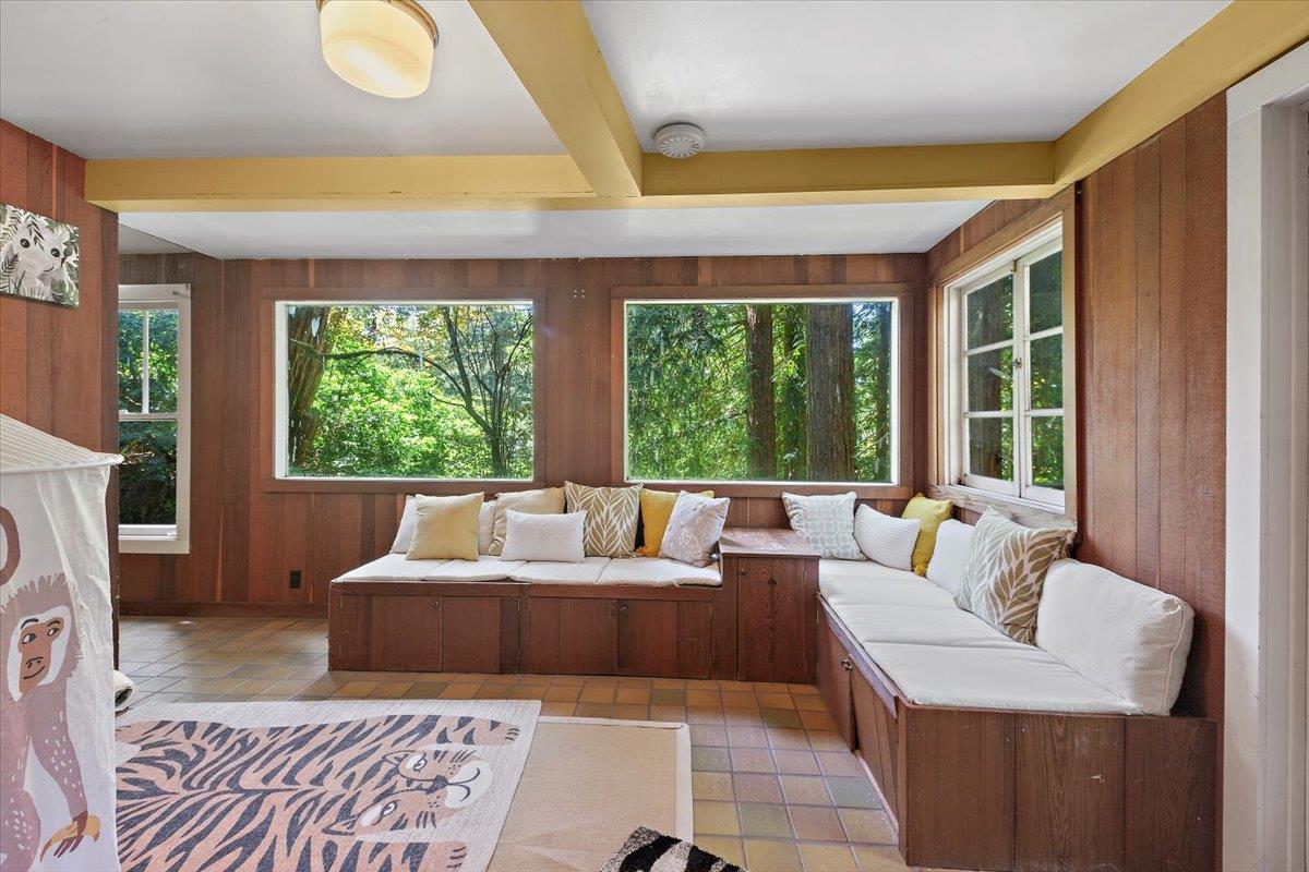 Detail Gallery Image 23 of 29 For 31 Skyline Dr, Woodside,  CA 94062 - 4 Beds | 2 Baths
