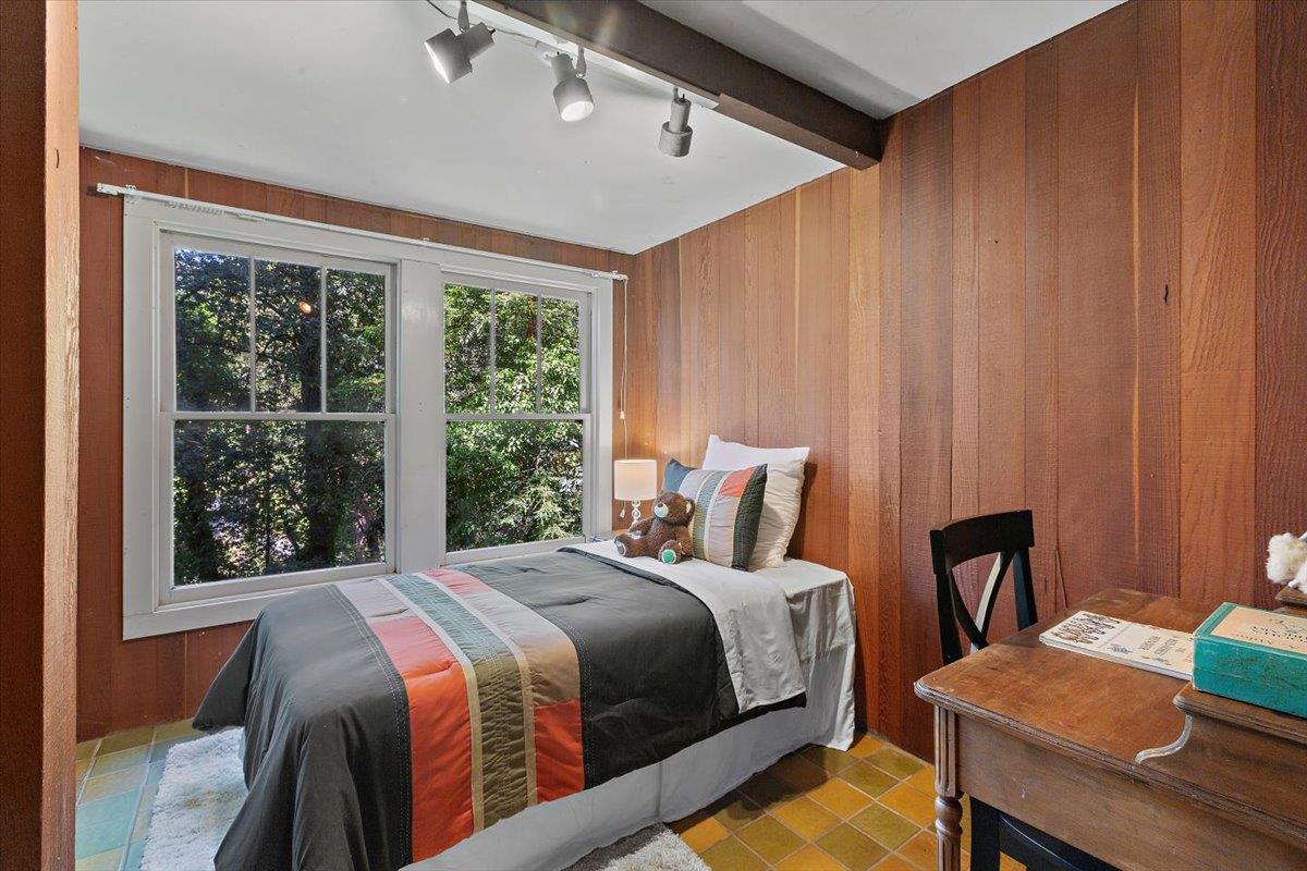 Detail Gallery Image 24 of 29 For 31 Skyline Dr, Woodside,  CA 94062 - 4 Beds | 2 Baths