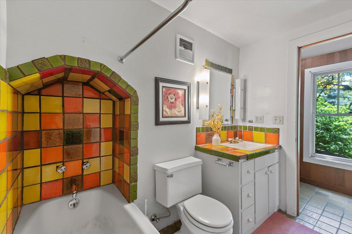 Detail Gallery Image 26 of 29 For 31 Skyline Dr, Woodside,  CA 94062 - 4 Beds | 2 Baths