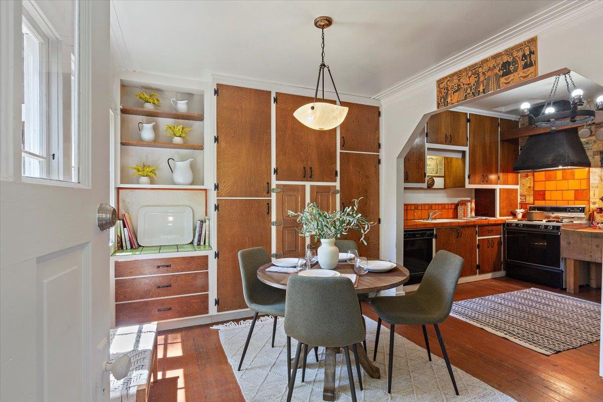 Detail Gallery Image 6 of 29 For 31 Skyline Dr, Woodside,  CA 94062 - 4 Beds | 2 Baths