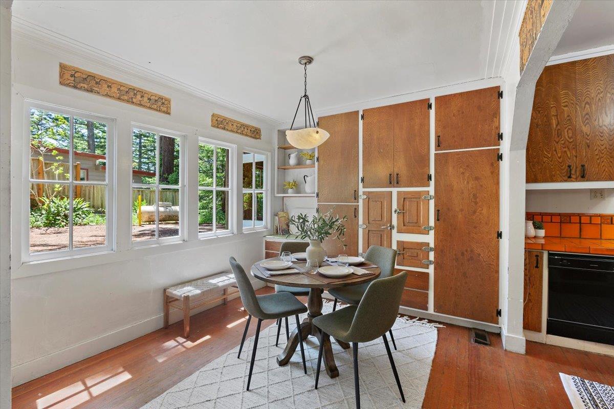 Detail Gallery Image 7 of 29 For 31 Skyline Dr, Woodside,  CA 94062 - 4 Beds | 2 Baths