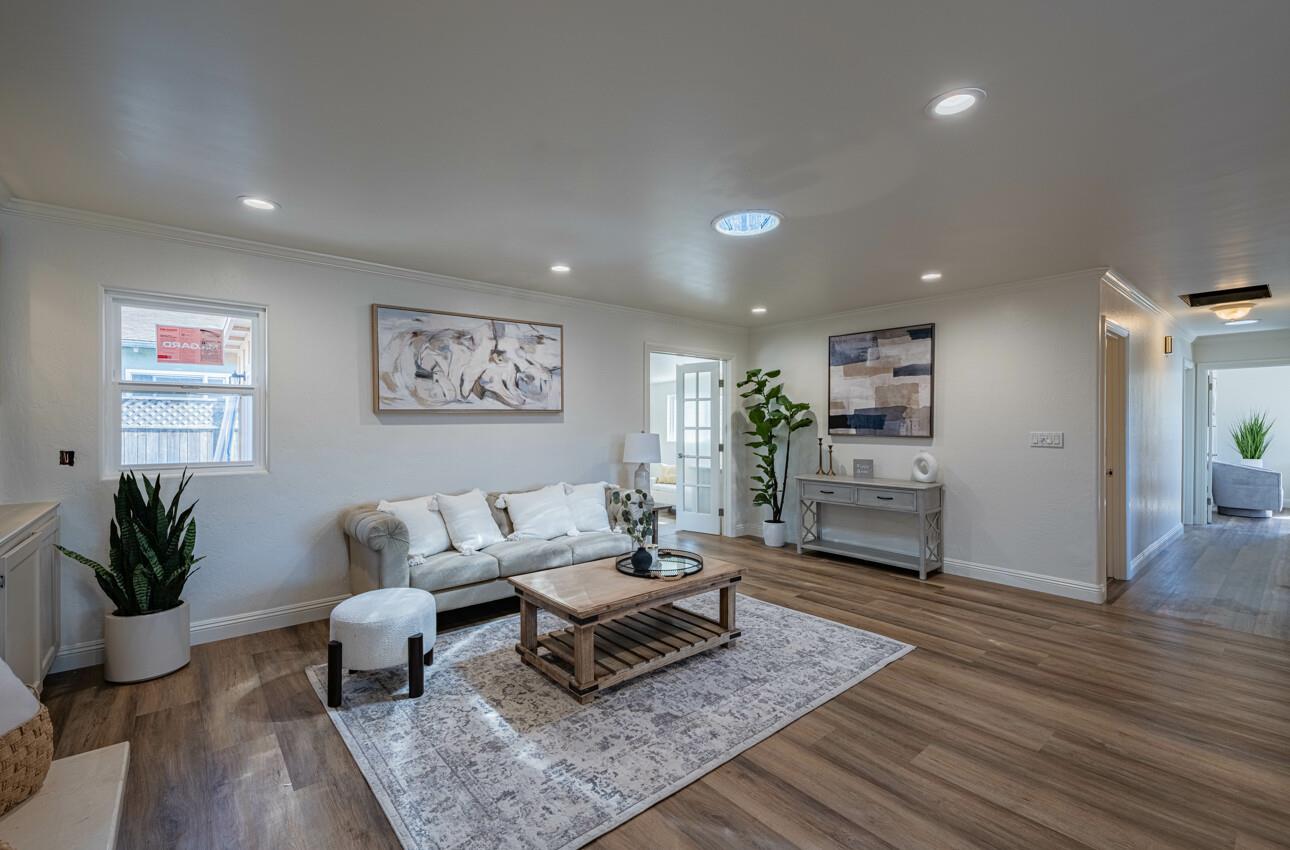 Detail Gallery Image 9 of 38 For 829 Los Palos Dr, Salinas,  CA 93901 - 3 Beds | 2 Baths