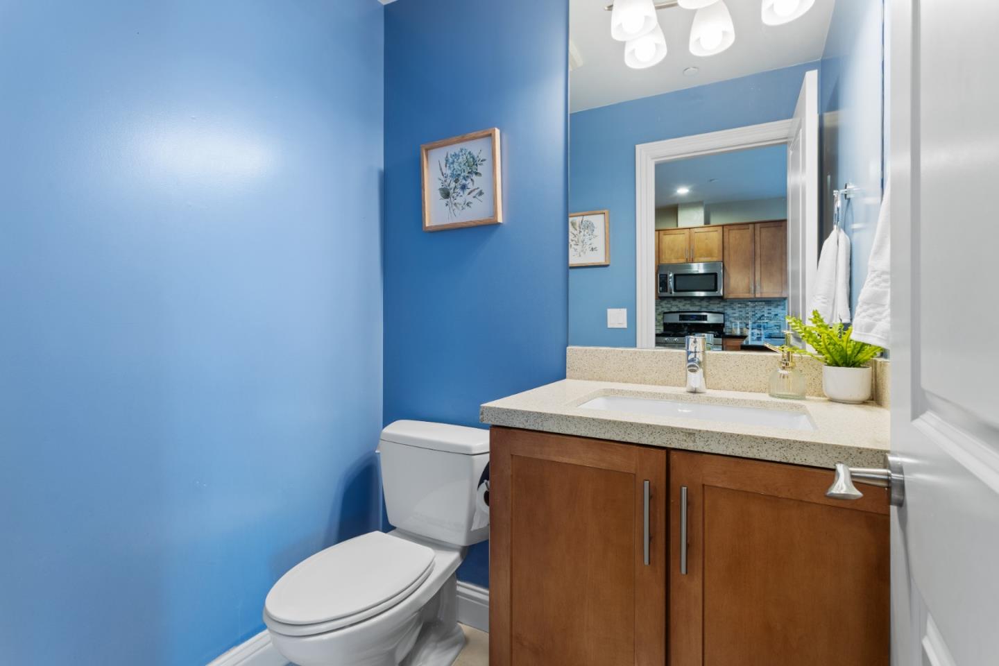 Detail Gallery Image 14 of 21 For 21 S Claremont St #1,  San Mateo,  CA 94401 - 2 Beds | 1/1 Baths