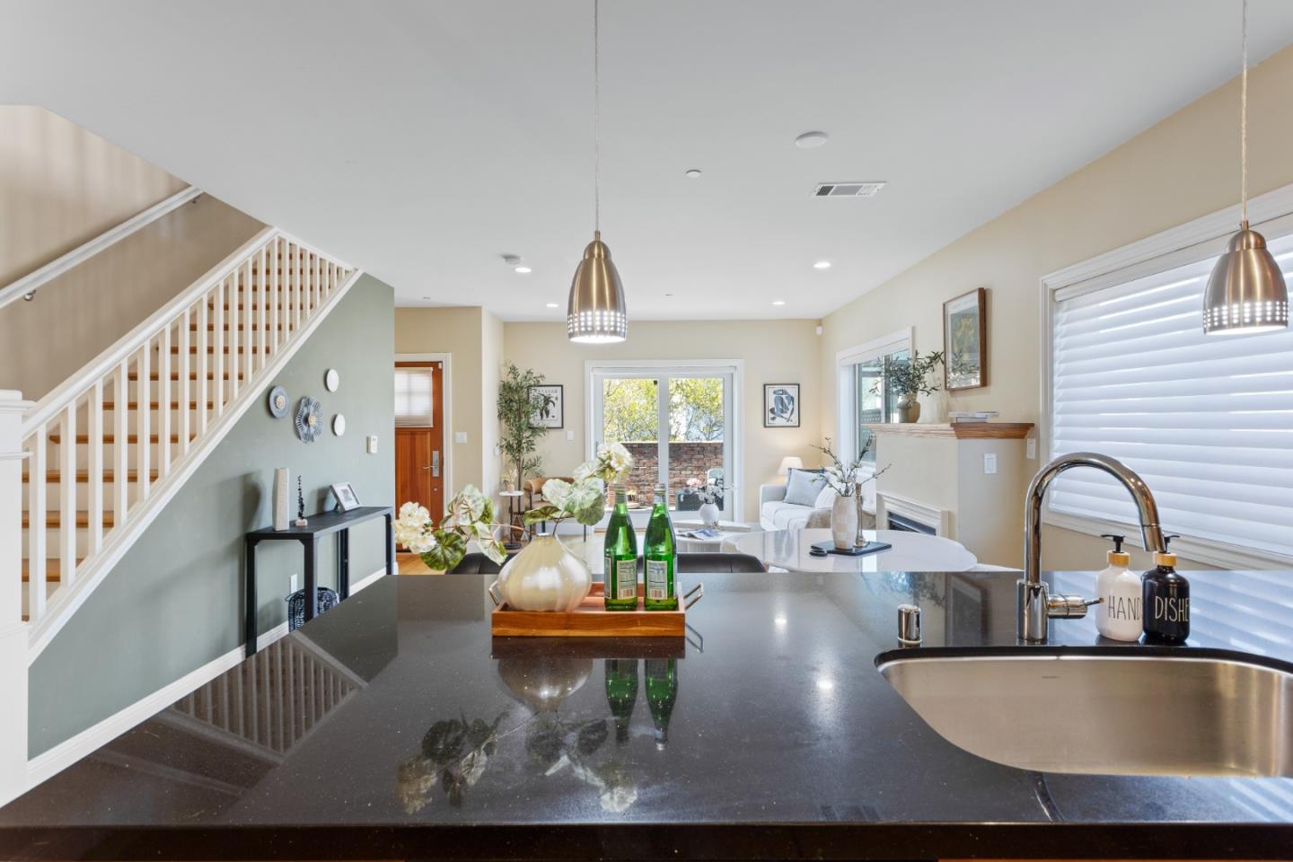Detail Gallery Image 18 of 21 For 21 S Claremont St #1,  San Mateo,  CA 94401 - 2 Beds | 1/1 Baths