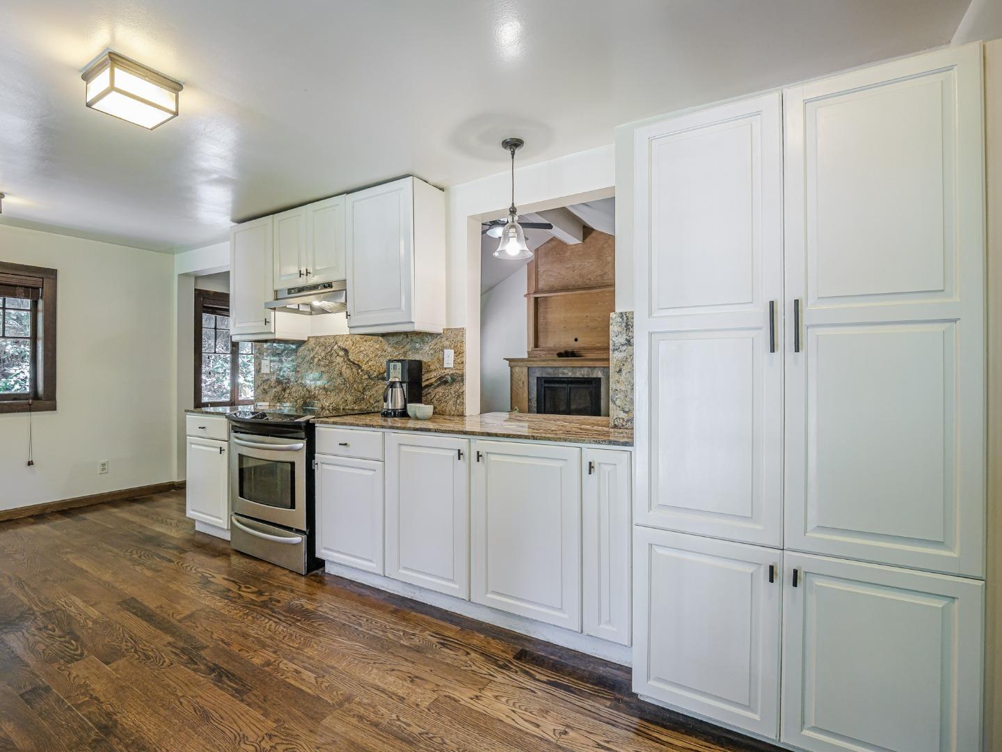 Detail Gallery Image 11 of 57 For 596 Willow Way, Felton,  CA 95018 - 4 Beds | 2 Baths