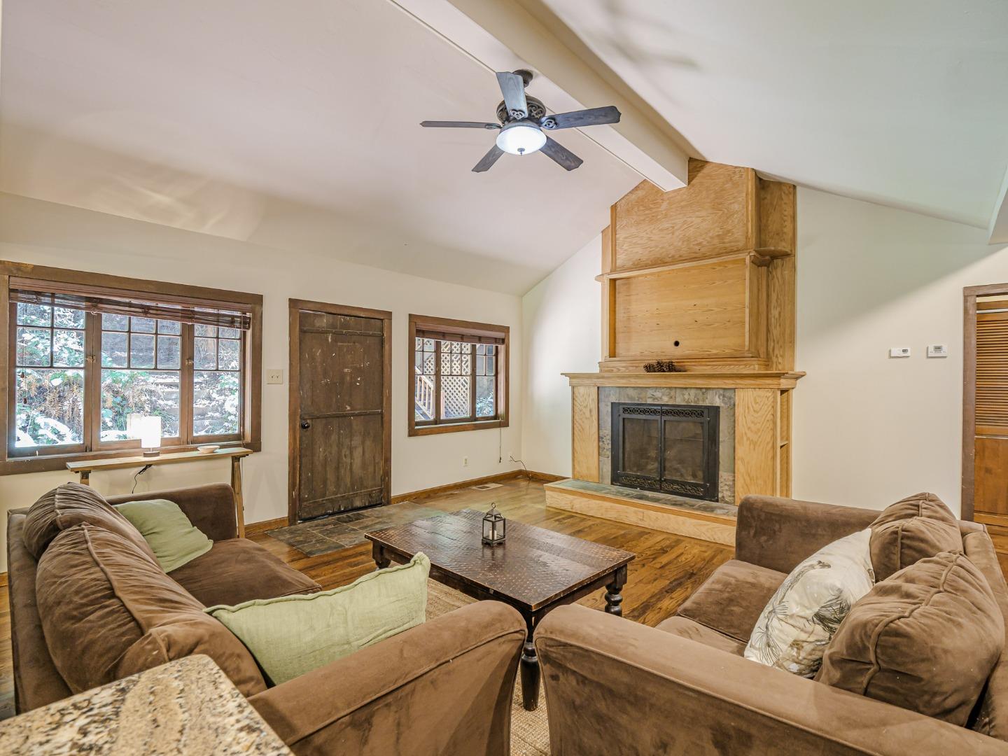 Detail Gallery Image 3 of 57 For 596 Willow Way, Felton,  CA 95018 - 4 Beds | 2 Baths