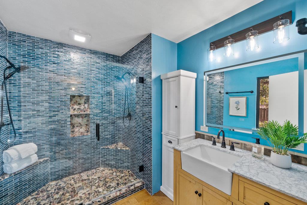 Detail Gallery Image 12 of 58 For 19250 Reavis Way, Salinas,  CA 93907 - 4 Beds | 3/1 Baths