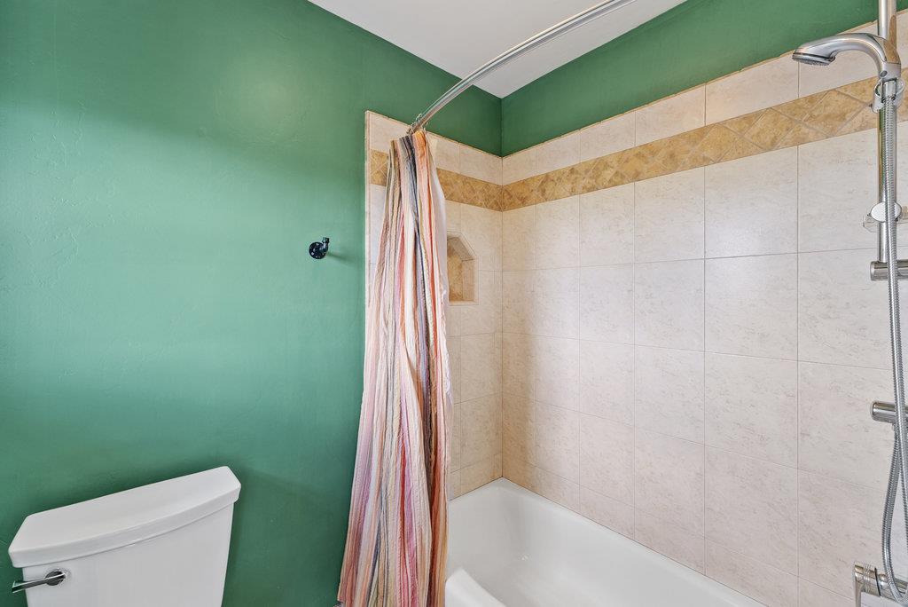 Detail Gallery Image 30 of 58 For 19250 Reavis Way, Salinas,  CA 93907 - 4 Beds | 3/1 Baths