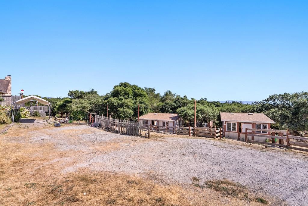 Detail Gallery Image 37 of 58 For 19250 Reavis Way, Salinas,  CA 93907 - 4 Beds | 3/1 Baths
