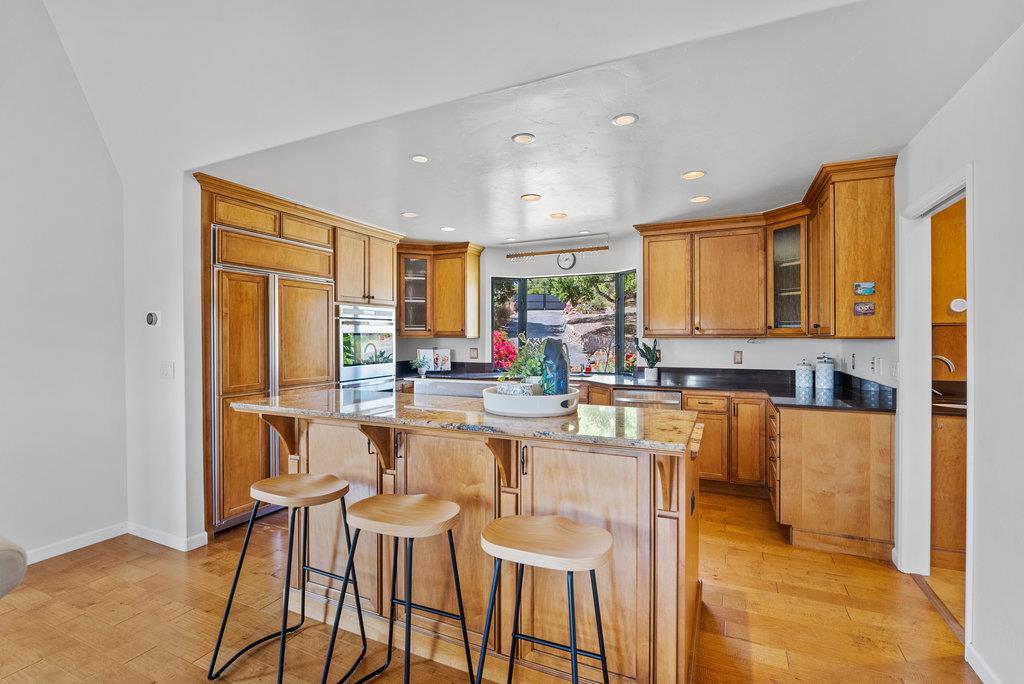 Detail Gallery Image 5 of 58 For 19250 Reavis Way, Salinas,  CA 93907 - 4 Beds | 3/1 Baths