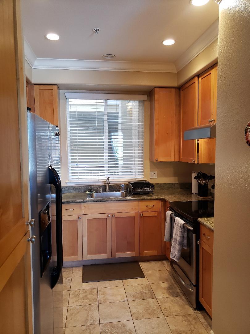 Detail Gallery Image 2 of 21 For 2330 University Ave #200,  East Palo Alto,  CA 94303 - 2 Beds | 2 Baths