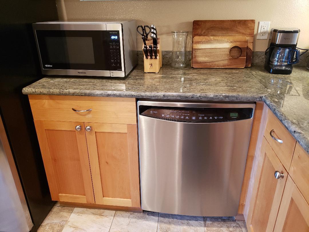 Detail Gallery Image 3 of 21 For 2330 University Ave #200,  East Palo Alto,  CA 94303 - 2 Beds | 2 Baths