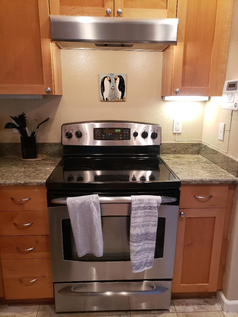 Detail Gallery Image 5 of 21 For 2330 University Ave #200,  East Palo Alto,  CA 94303 - 2 Beds | 2 Baths
