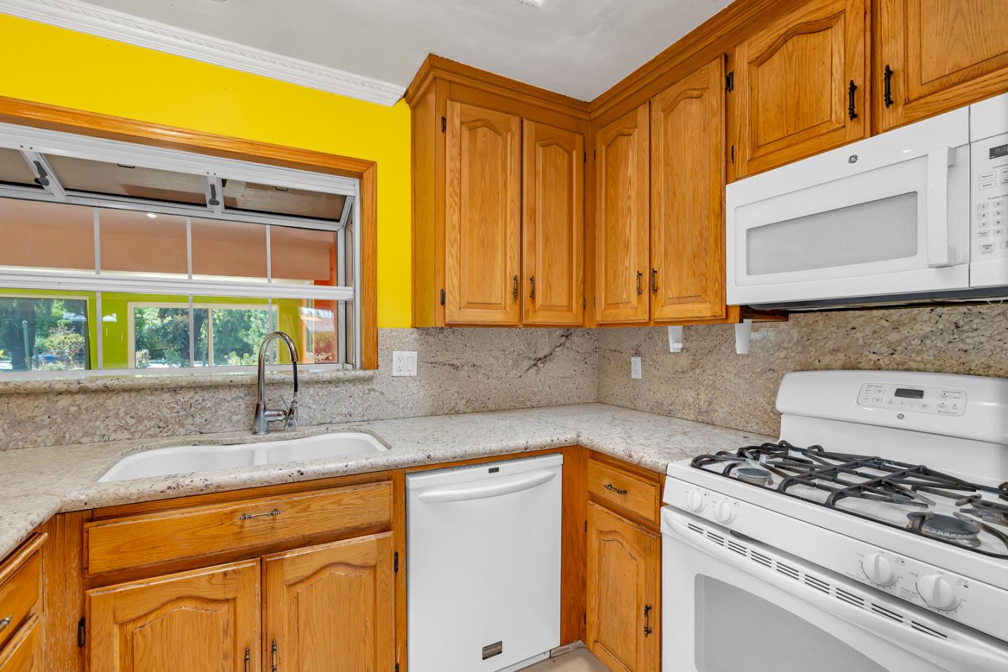 Detail Gallery Image 16 of 56 For 3890 Linton Ct, San Jose,  CA 95121 - 4 Beds | 2 Baths