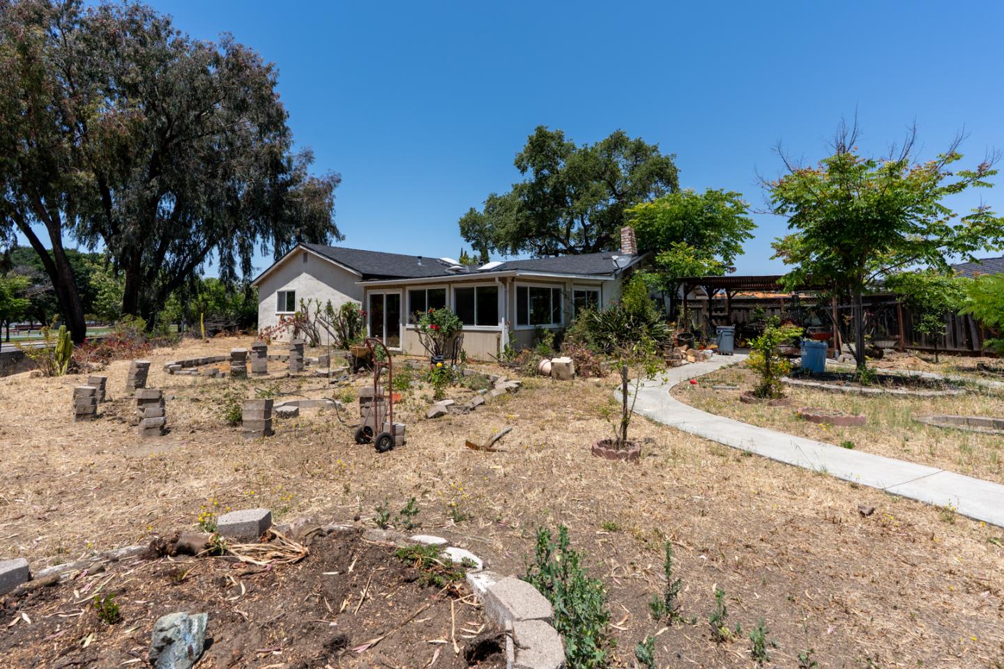 Detail Gallery Image 40 of 56 For 3890 Linton Ct, San Jose,  CA 95121 - 4 Beds | 2 Baths