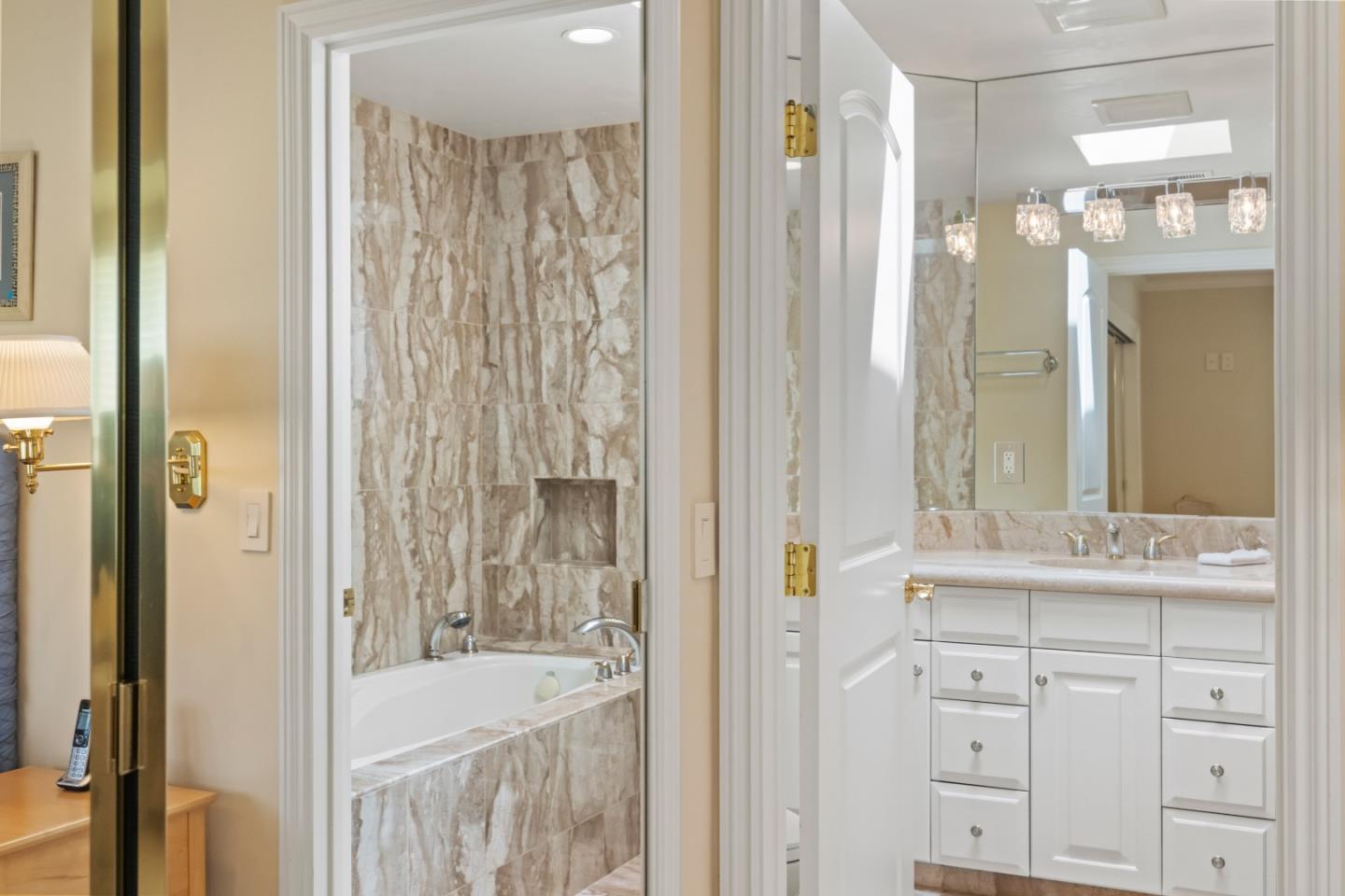 Detail Gallery Image 16 of 23 For 0 Mission 4 Nw of 4th St #6,  Carmel,  CA 93921 - 3 Beds | 2 Baths