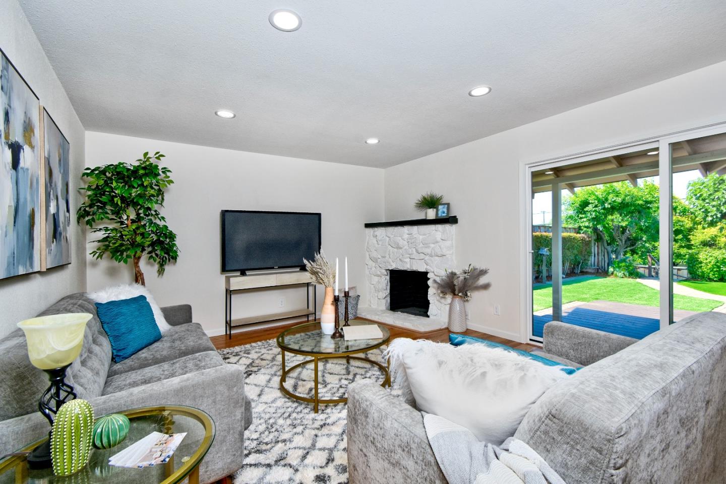 Detail Gallery Image 11 of 27 For 1431 Sierra Creek Way, San Jose,  CA 95132 - 4 Beds | 2 Baths