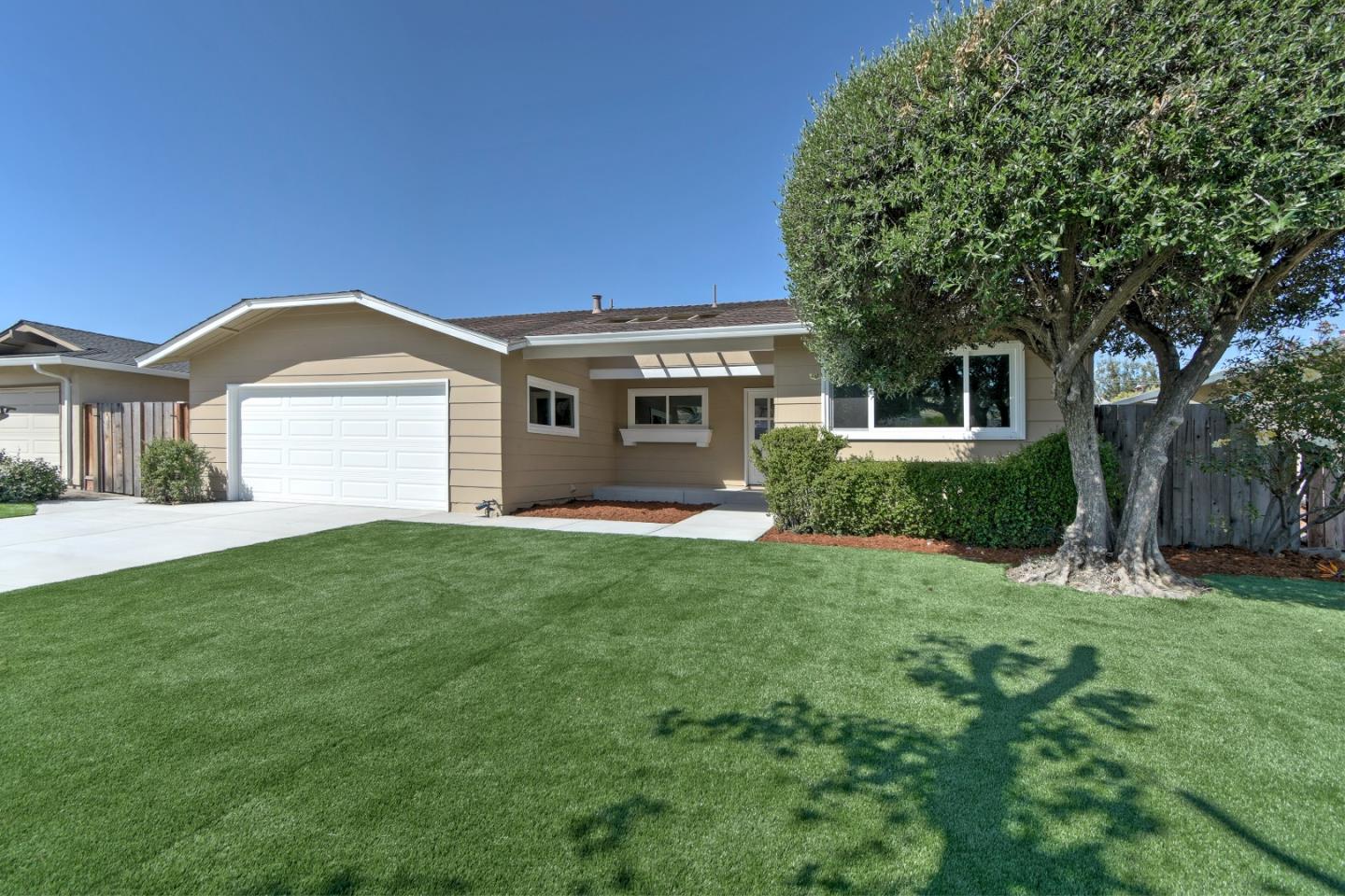 Detail Gallery Image 2 of 27 For 1431 Sierra Creek Way, San Jose,  CA 95132 - 4 Beds | 2 Baths