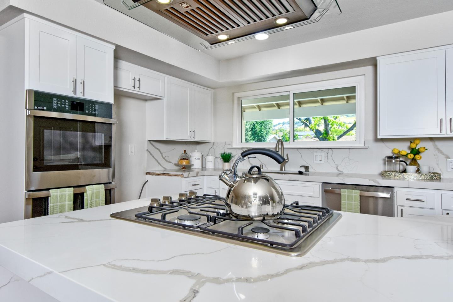 Detail Gallery Image 7 of 27 For 1431 Sierra Creek Way, San Jose,  CA 95132 - 4 Beds | 2 Baths