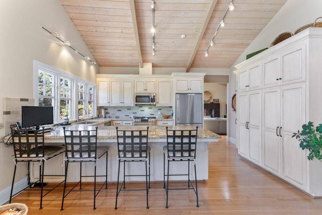 Detail Gallery Image 11 of 54 For 455 Calle Del Sol, Aptos,  CA 95003 - 4 Beds | 3/2 Baths